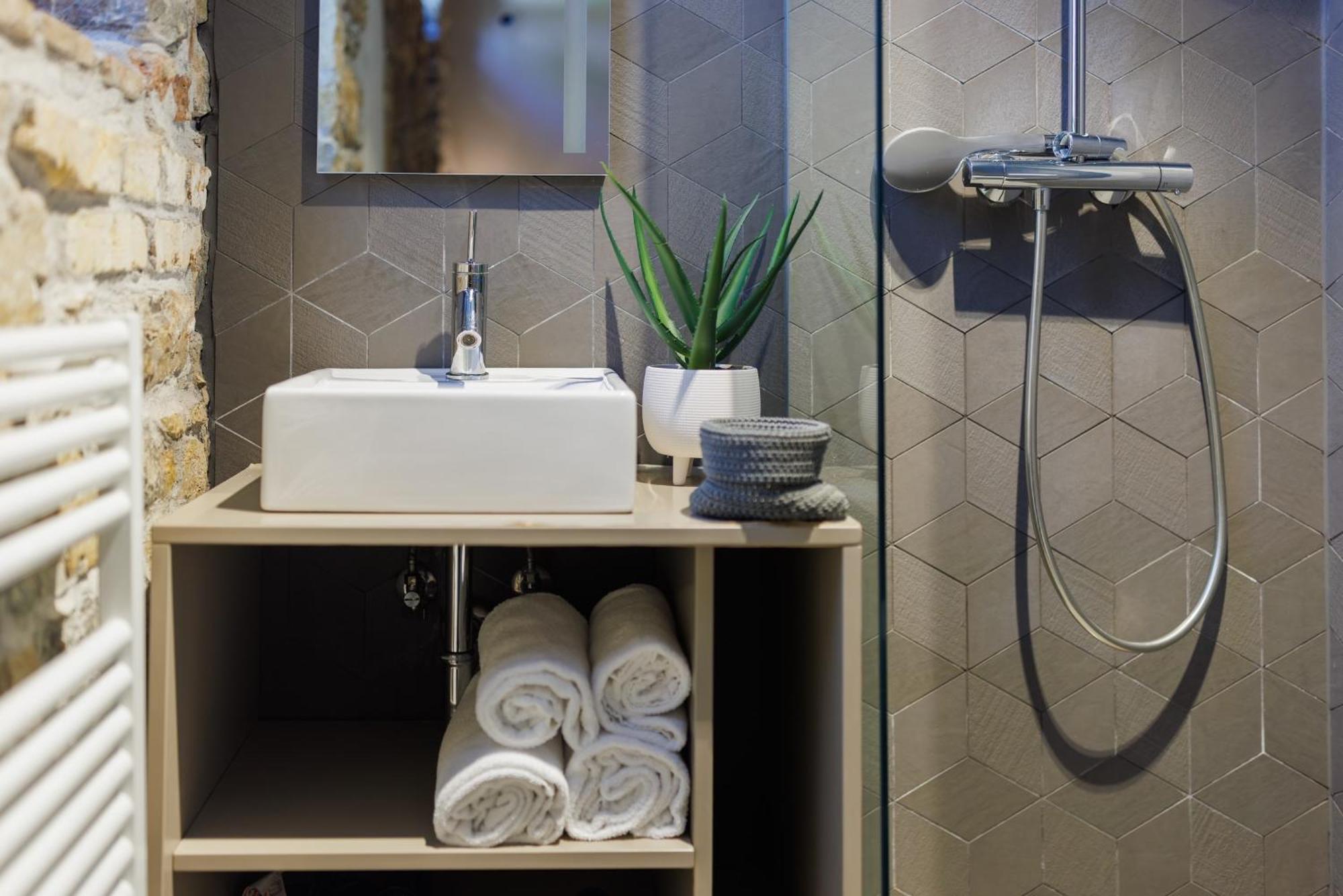 Črni Kal Vila Robida Rooms & Spa מראה חיצוני תמונה