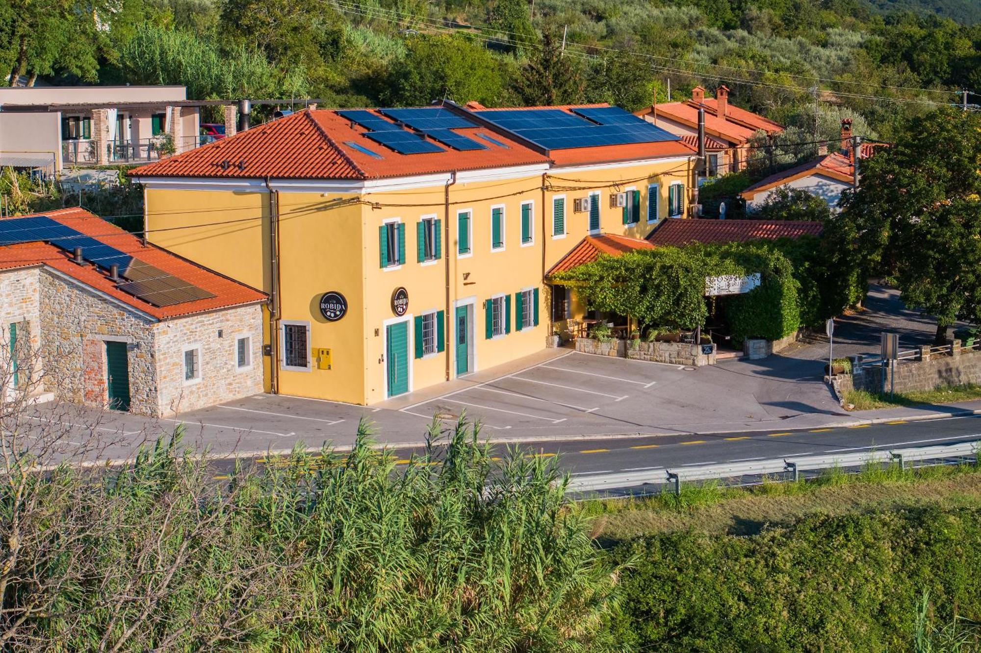 Črni Kal Vila Robida Rooms & Spa מראה חיצוני תמונה